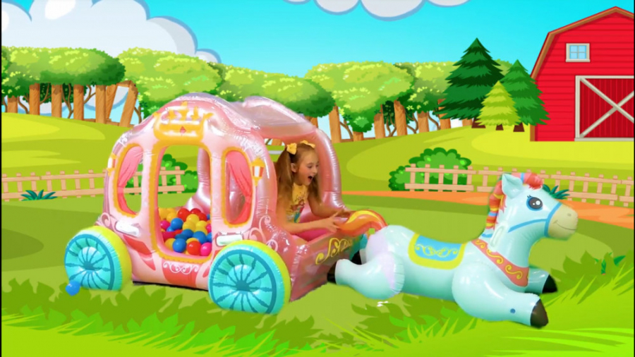 اسباب بازی ها و خانواده مهربان - بازی پرنسس ساشا و دوستان با سرسره آبی